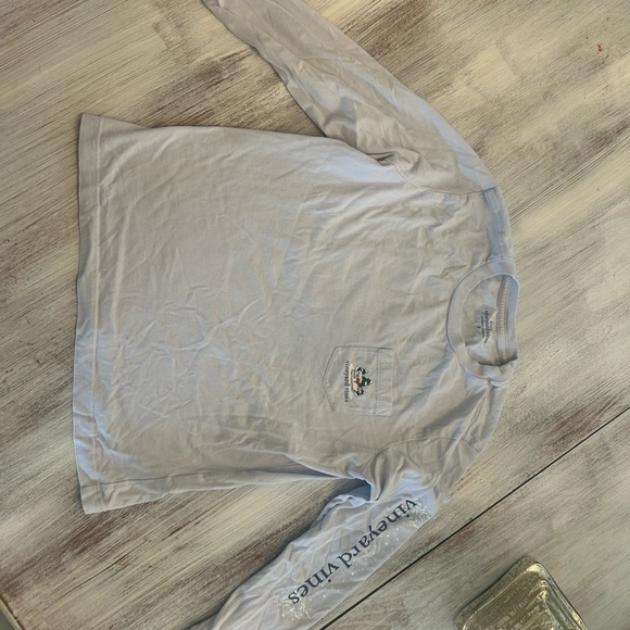 Kids Size 7 Vineyard Vines Light Blue Pocket Tee with yeti Holiday Graphic - Picture 4 of 4